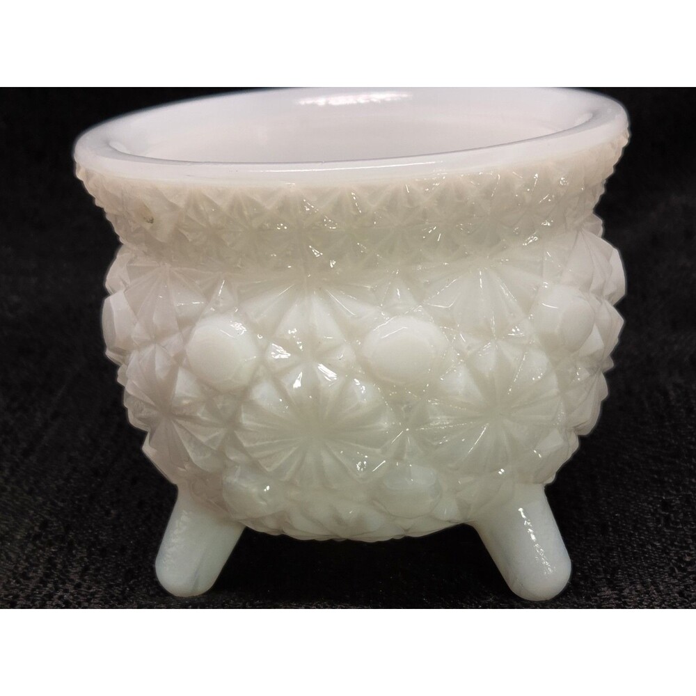 Vintage L.E. Smith Daisy & Dot White Milk Glass Cauldron Shaped Candle Holder
